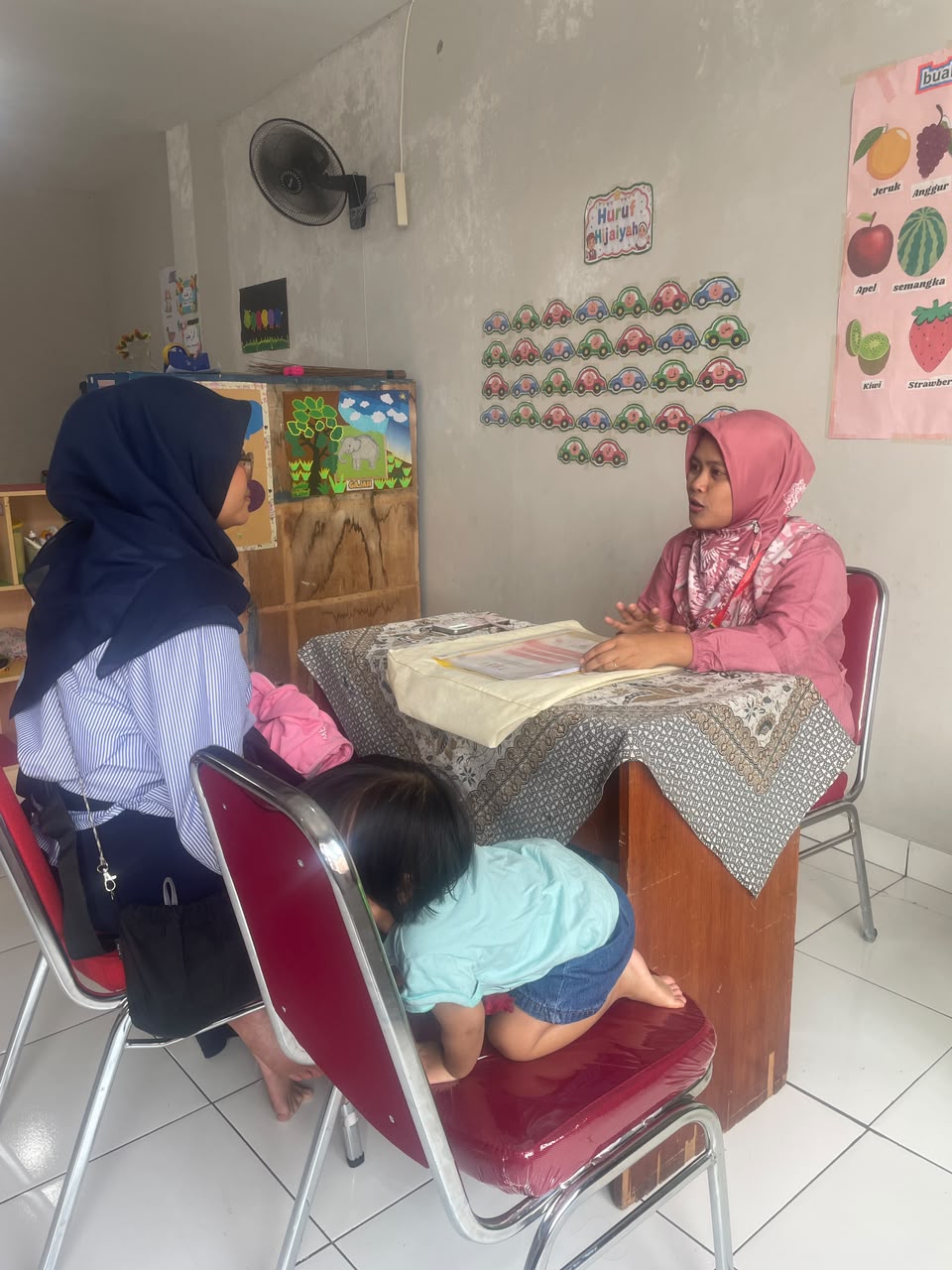 Bagi Raport Siswa Daycare Abu Seno, Mengapresiasi Setiap Proses Perkembangan Ananda